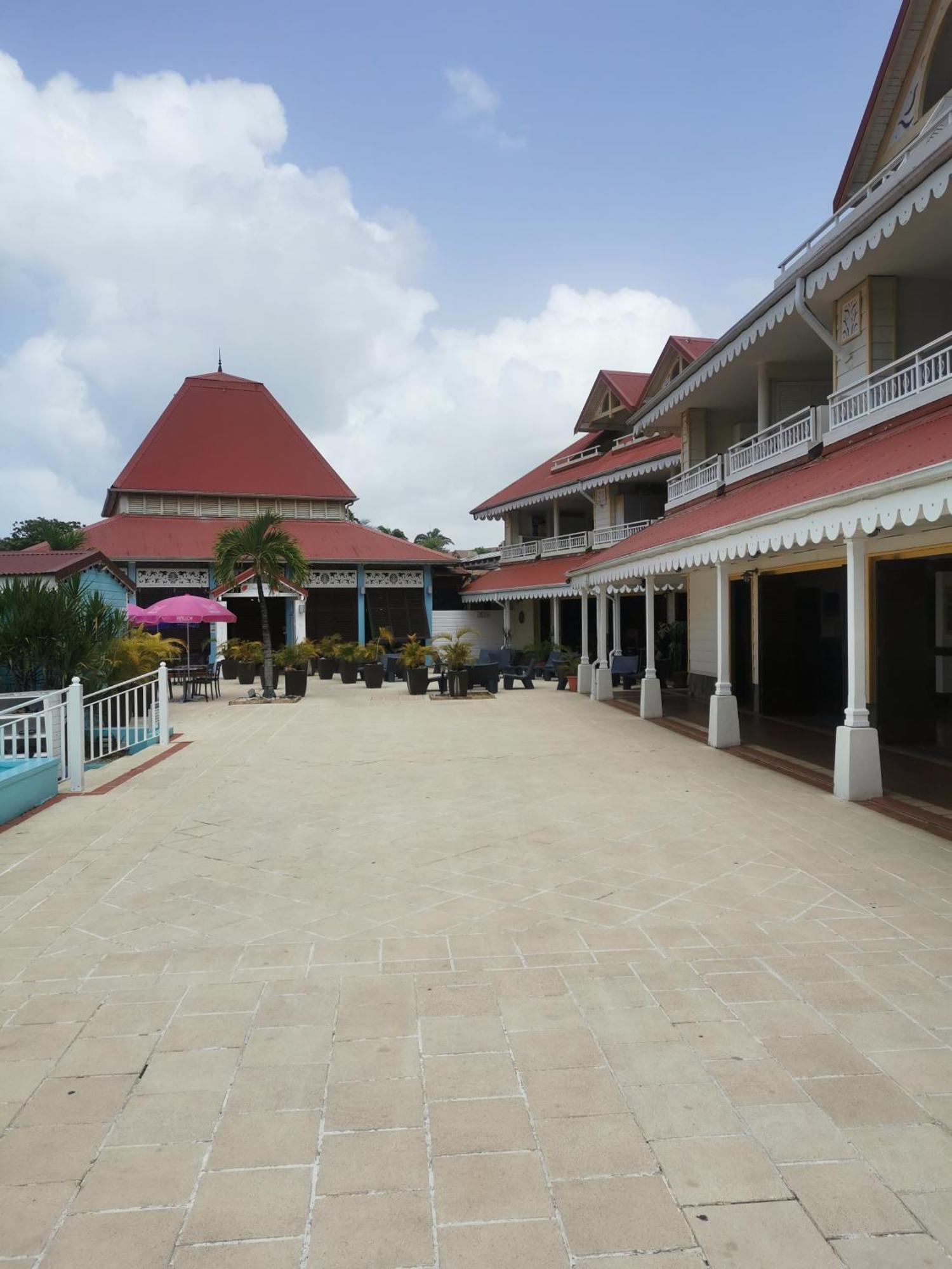 Appart T3 Village Vacances Sainte-Anne Courcelles Exterior foto